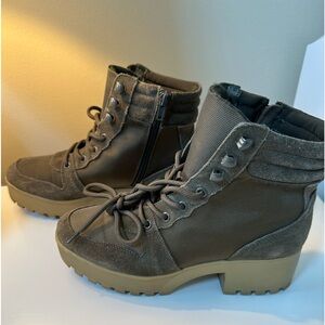 Steve Madden Combat army green size 7 NEW